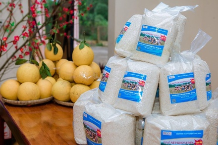 Gạo nếp khoái đen Hùng Xuyên – 2kg
