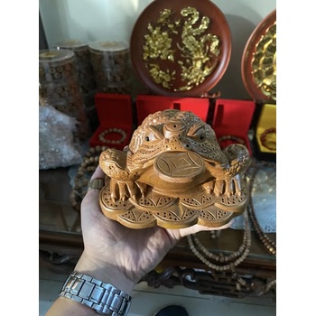 Thiềm Thừ gỗ thơm Bách Xanh